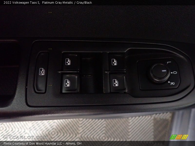 Platinum Gray Metallic / Gray/Black 2022 Volkswagen Taos S
