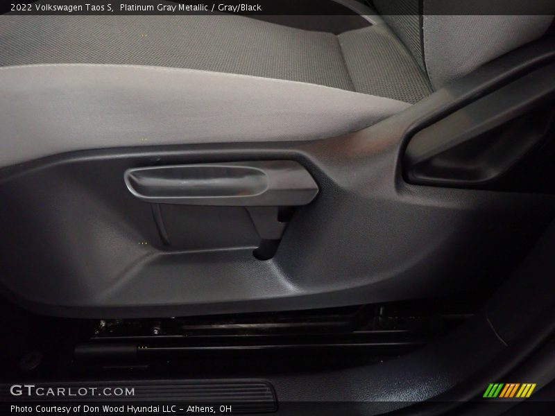 Platinum Gray Metallic / Gray/Black 2022 Volkswagen Taos S