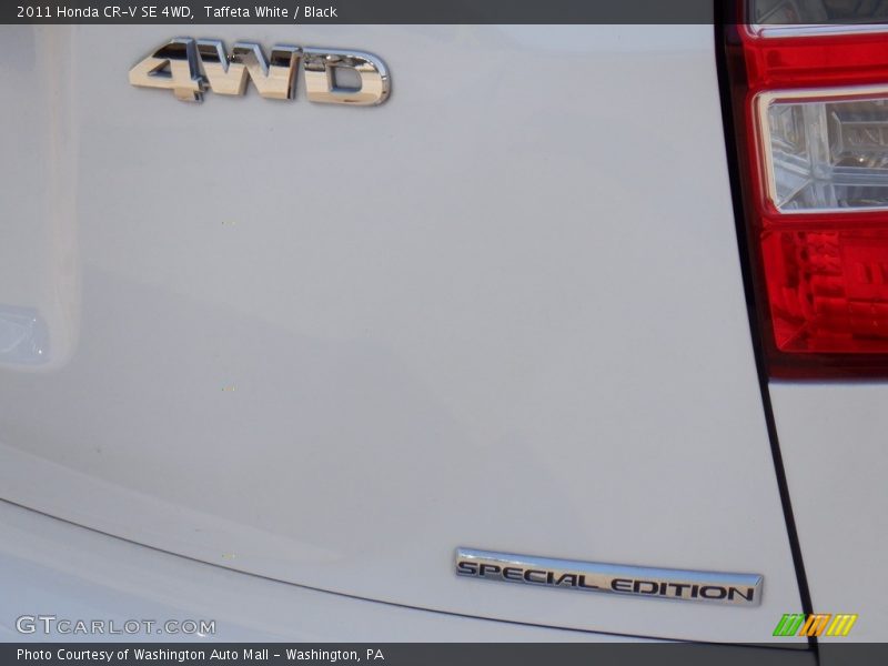 Taffeta White / Black 2011 Honda CR-V SE 4WD