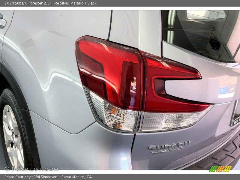 Ice Silver Metallic / Black 2020 Subaru Forester 2.5i
