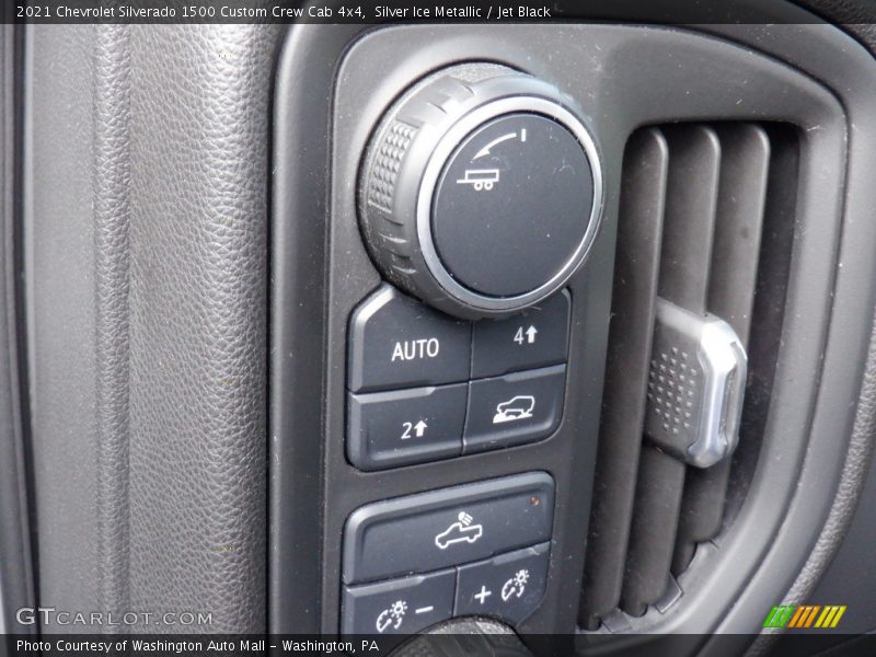 Silver Ice Metallic / Jet Black 2021 Chevrolet Silverado 1500 Custom Crew Cab 4x4