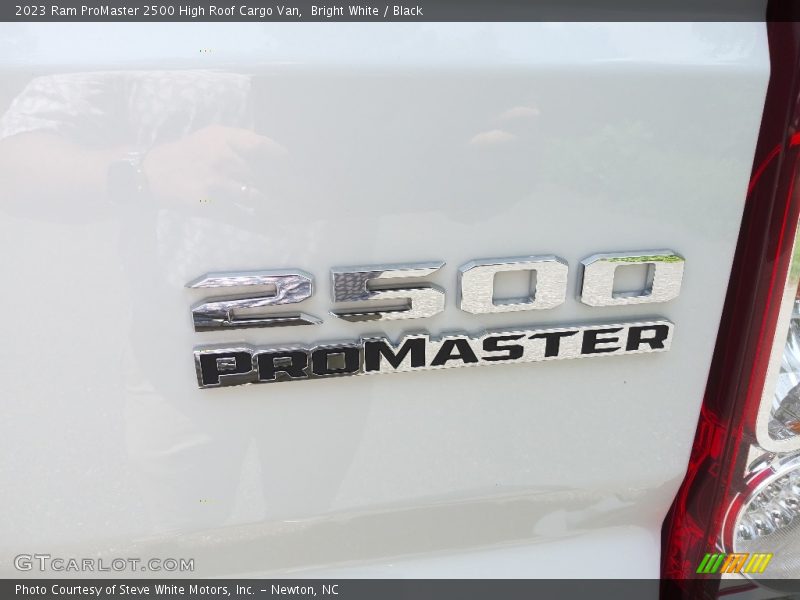 Bright White / Black 2023 Ram ProMaster 2500 High Roof Cargo Van