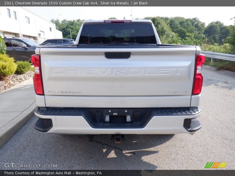 Silver Ice Metallic / Jet Black 2021 Chevrolet Silverado 1500 Custom Crew Cab 4x4