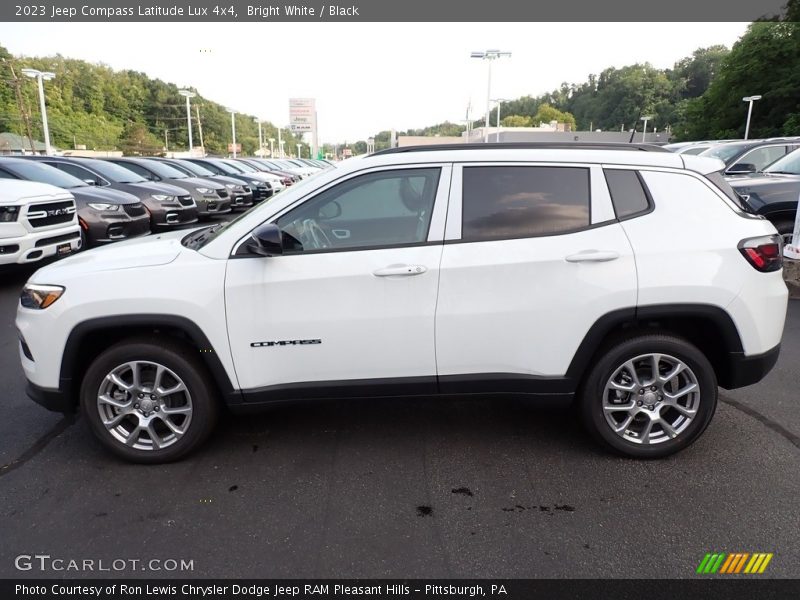 Bright White / Black 2023 Jeep Compass Latitude Lux 4x4