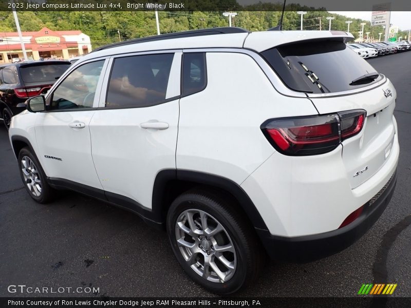 Bright White / Black 2023 Jeep Compass Latitude Lux 4x4