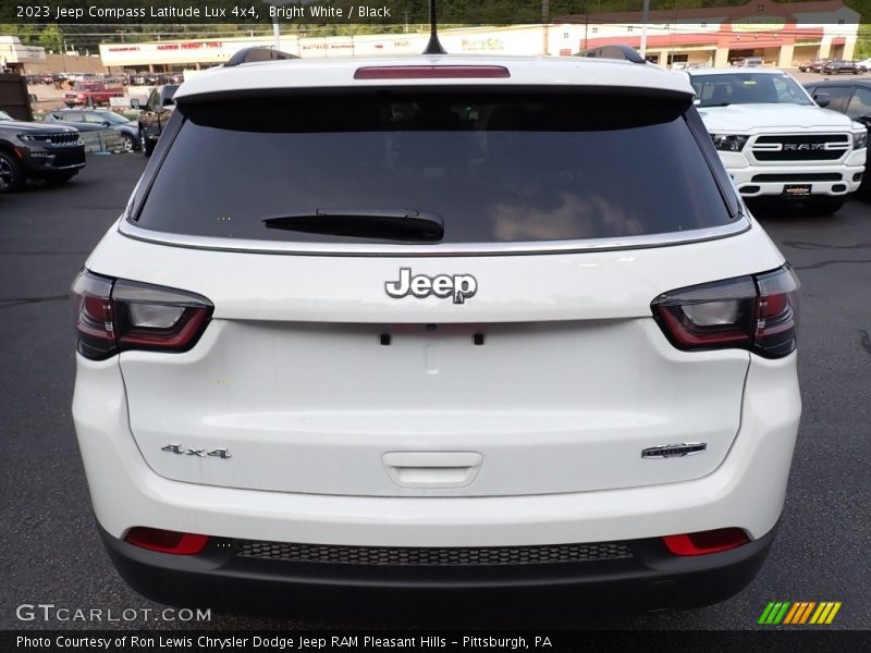 Bright White / Black 2023 Jeep Compass Latitude Lux 4x4