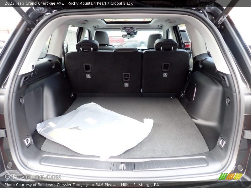 Rocky Mountain Pearl / Global Black 2023 Jeep Grand Cherokee 4XE