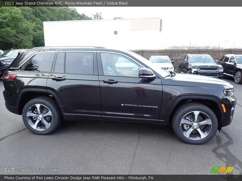 Rocky Mountain Pearl / Global Black 2023 Jeep Grand Cherokee 4XE