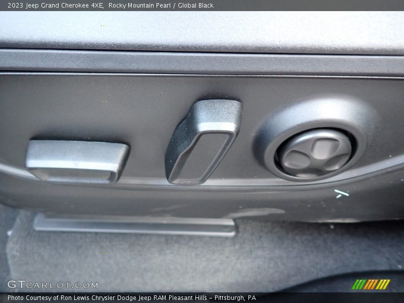 Rocky Mountain Pearl / Global Black 2023 Jeep Grand Cherokee 4XE