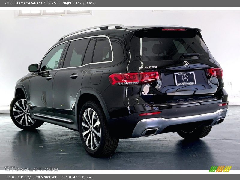 Night Black / Black 2023 Mercedes-Benz GLB 250