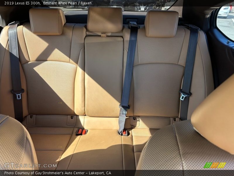 Eminent White Pearl / Flaxen 2019 Lexus ES 300h