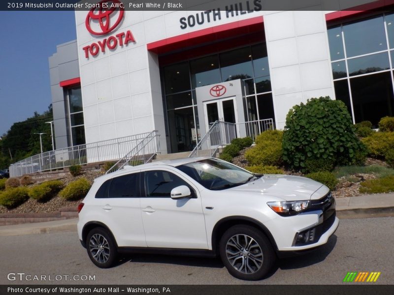 Pearl White / Black 2019 Mitsubishi Outlander Sport ES AWC
