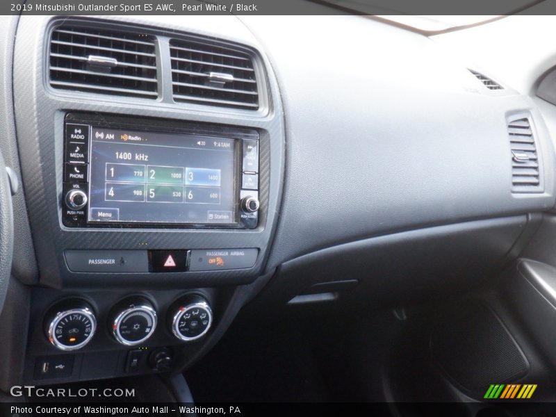 Pearl White / Black 2019 Mitsubishi Outlander Sport ES AWC