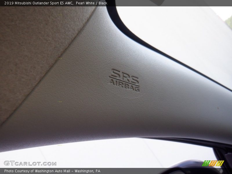 Pearl White / Black 2019 Mitsubishi Outlander Sport ES AWC