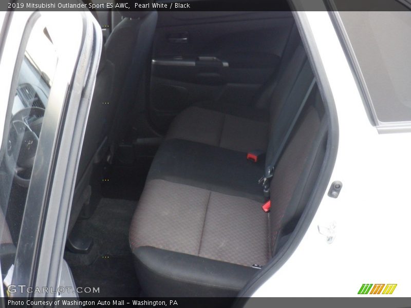 Pearl White / Black 2019 Mitsubishi Outlander Sport ES AWC