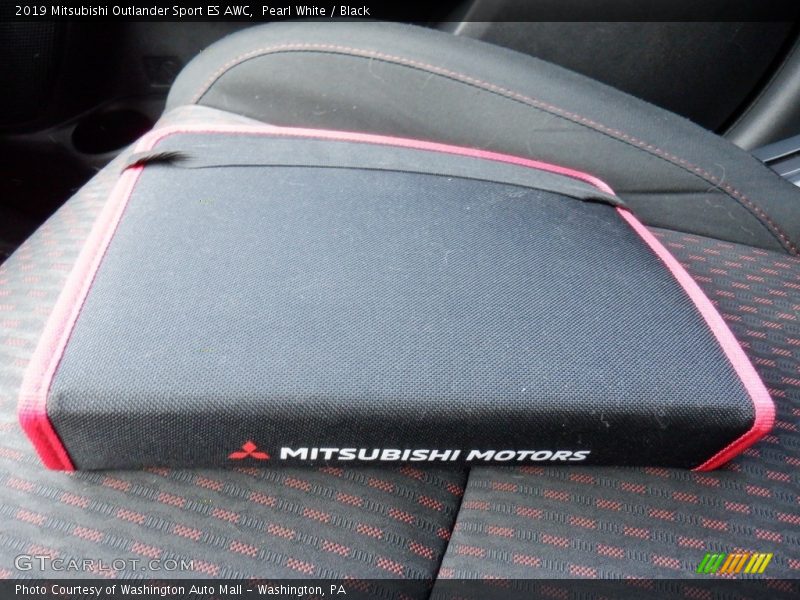Pearl White / Black 2019 Mitsubishi Outlander Sport ES AWC