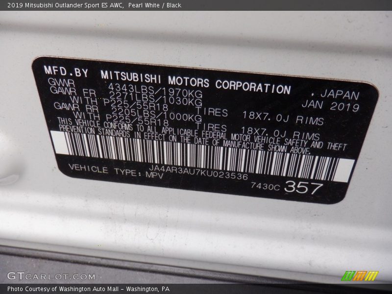 Pearl White / Black 2019 Mitsubishi Outlander Sport ES AWC