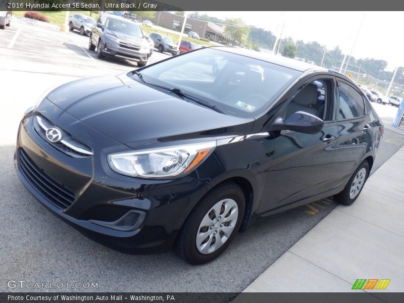 Ultra Black / Gray 2016 Hyundai Accent SE Sedan