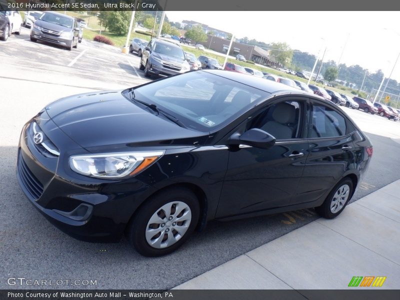 Ultra Black / Gray 2016 Hyundai Accent SE Sedan