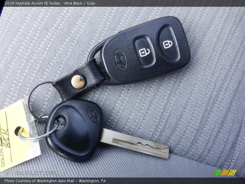 Keys of 2016 Accent SE Sedan