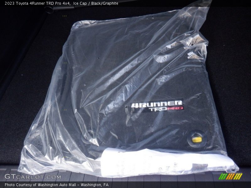 Ice Cap / Black/Graphite 2023 Toyota 4Runner TRD Pro 4x4