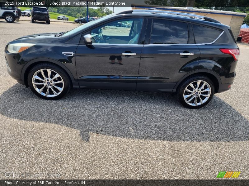 Tuxedo Black Metallic / Medium Light Stone 2015 Ford Escape SE