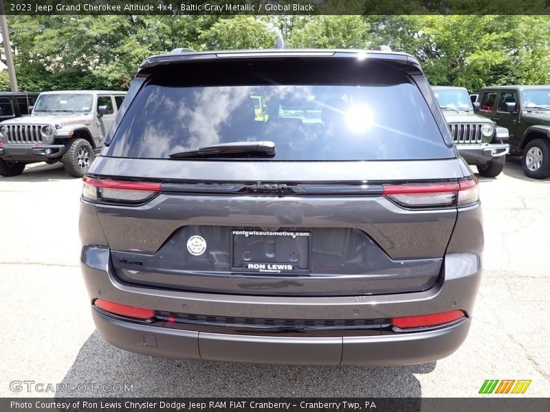 Baltic Gray Metallic / Global Black 2023 Jeep Grand Cherokee Altitude 4x4