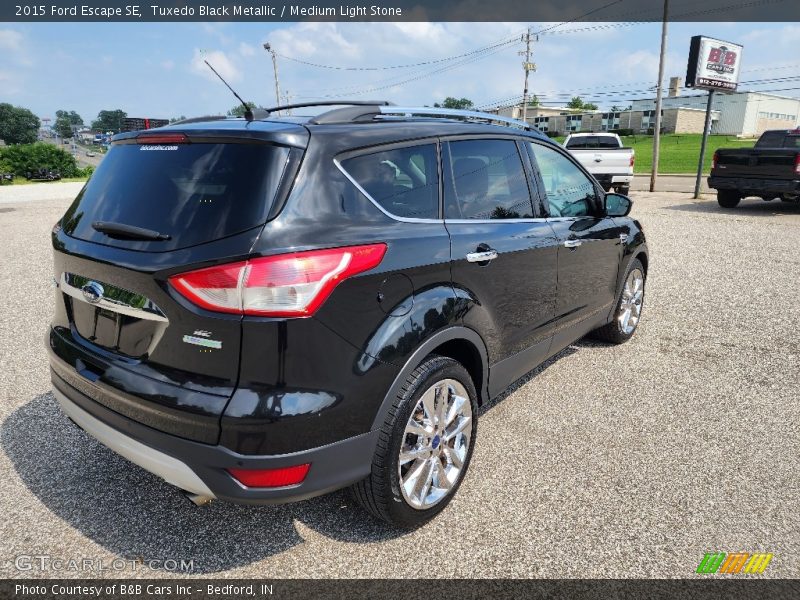 Tuxedo Black Metallic / Medium Light Stone 2015 Ford Escape SE