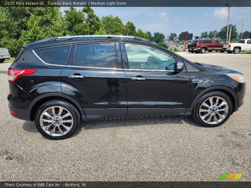 Tuxedo Black Metallic / Medium Light Stone 2015 Ford Escape SE
