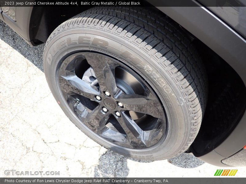 Baltic Gray Metallic / Global Black 2023 Jeep Grand Cherokee Altitude 4x4