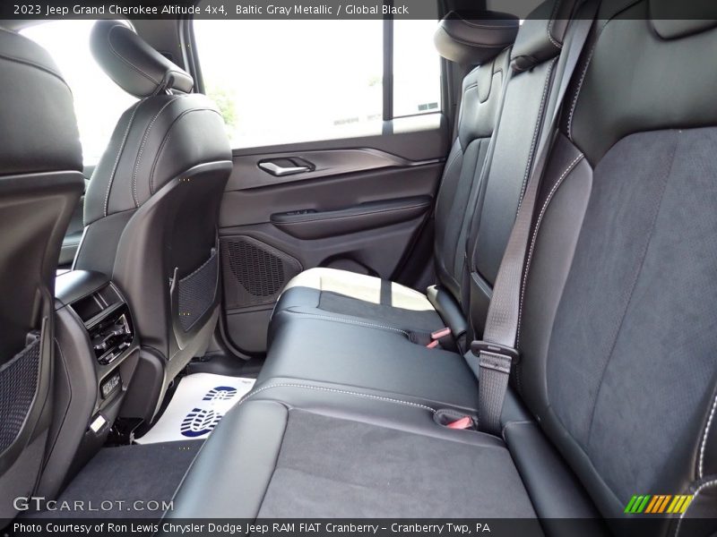 Baltic Gray Metallic / Global Black 2023 Jeep Grand Cherokee Altitude 4x4