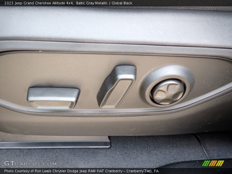 Baltic Gray Metallic / Global Black 2023 Jeep Grand Cherokee Altitude 4x4