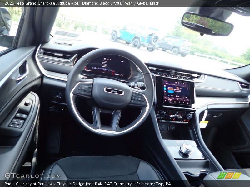 Diamond Black Crystal Pearl / Global Black 2023 Jeep Grand Cherokee Altitude 4x4