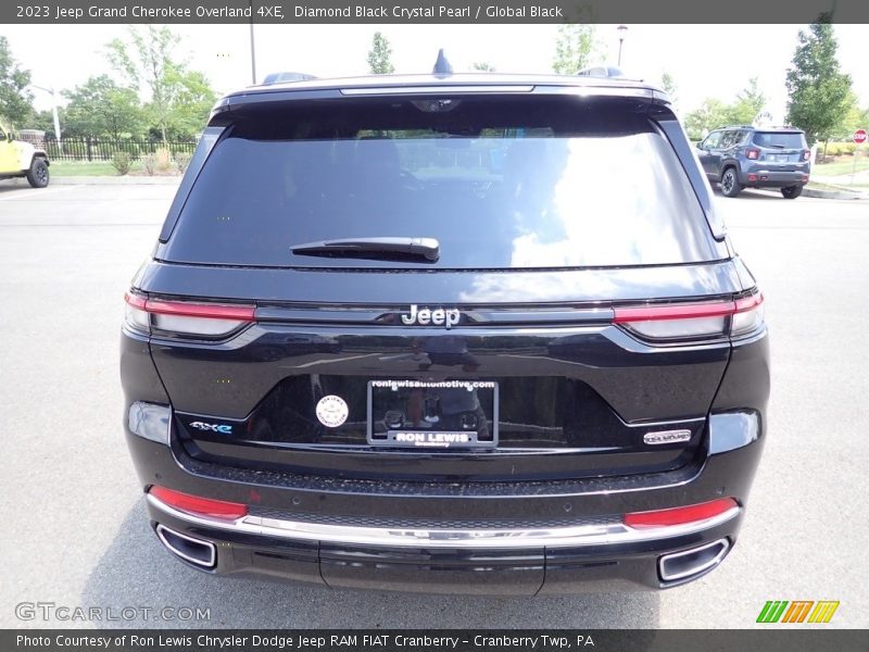 Diamond Black Crystal Pearl / Global Black 2023 Jeep Grand Cherokee Overland 4XE