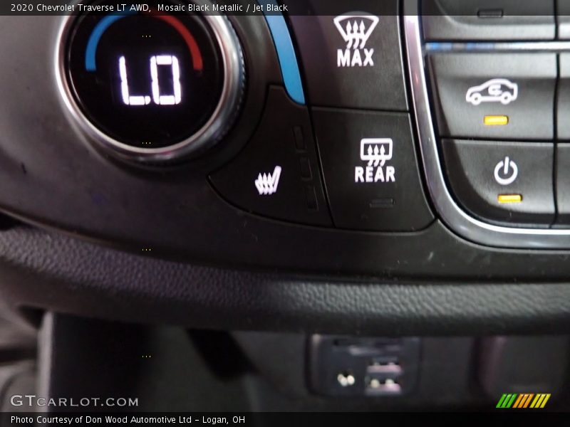 Mosaic Black Metallic / Jet Black 2020 Chevrolet Traverse LT AWD