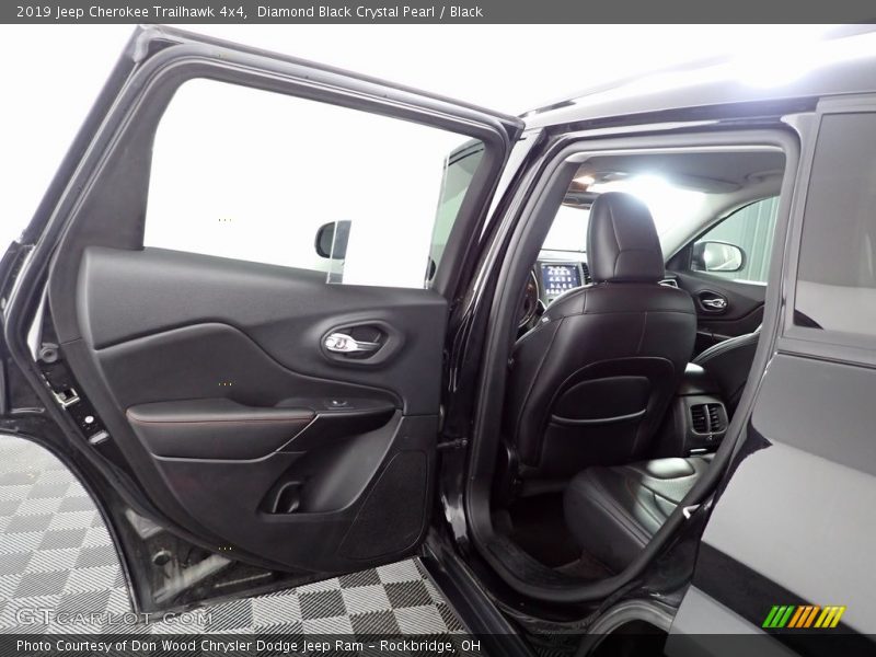 Diamond Black Crystal Pearl / Black 2019 Jeep Cherokee Trailhawk 4x4