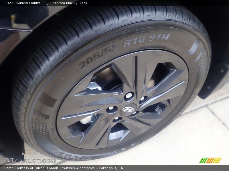 Phantom Black / Black 2023 Hyundai Elantra SEL