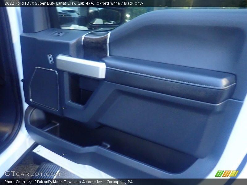 Oxford White / Black Onyx 2022 Ford F350 Super Duty Lariat Crew Cab 4x4