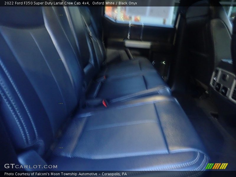 Oxford White / Black Onyx 2022 Ford F350 Super Duty Lariat Crew Cab 4x4