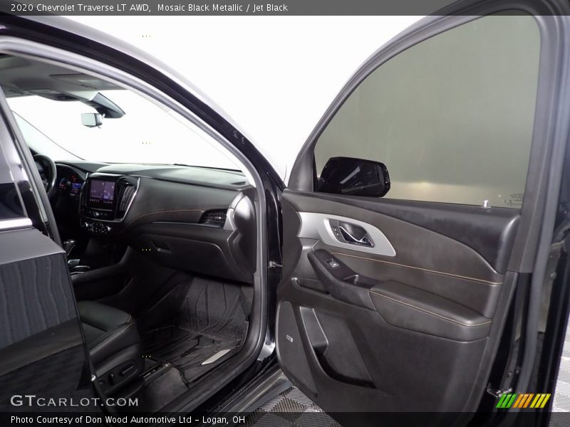 Mosaic Black Metallic / Jet Black 2020 Chevrolet Traverse LT AWD