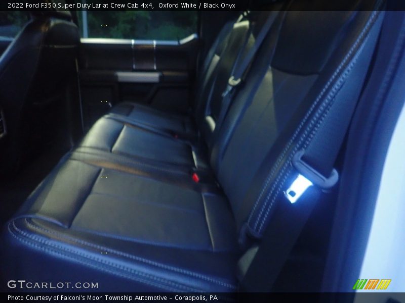 Oxford White / Black Onyx 2022 Ford F350 Super Duty Lariat Crew Cab 4x4