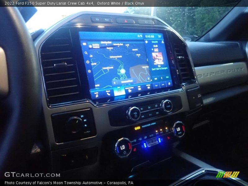 Oxford White / Black Onyx 2022 Ford F350 Super Duty Lariat Crew Cab 4x4