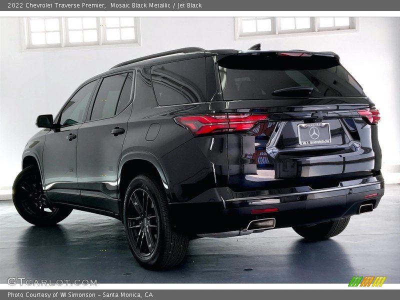 Mosaic Black Metallic / Jet Black 2022 Chevrolet Traverse Premier