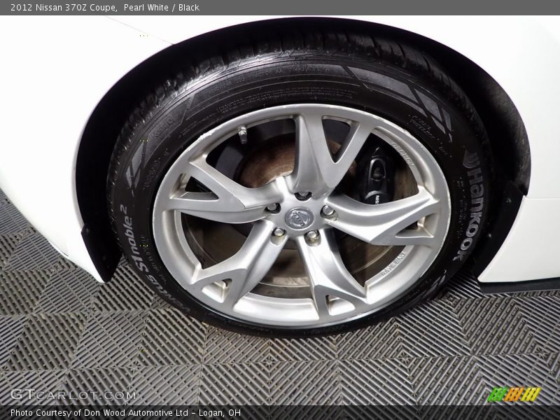 Pearl White / Black 2012 Nissan 370Z Coupe