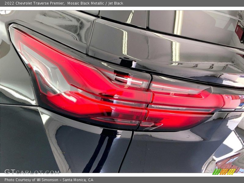 Mosaic Black Metallic / Jet Black 2022 Chevrolet Traverse Premier