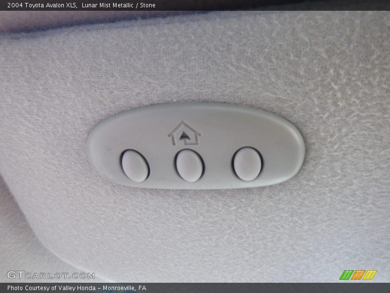 Lunar Mist Metallic / Stone 2004 Toyota Avalon XLS