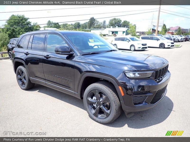 Diamond Black Crystal Pearl / Global Black 2023 Jeep Grand Cherokee Altitude 4x4