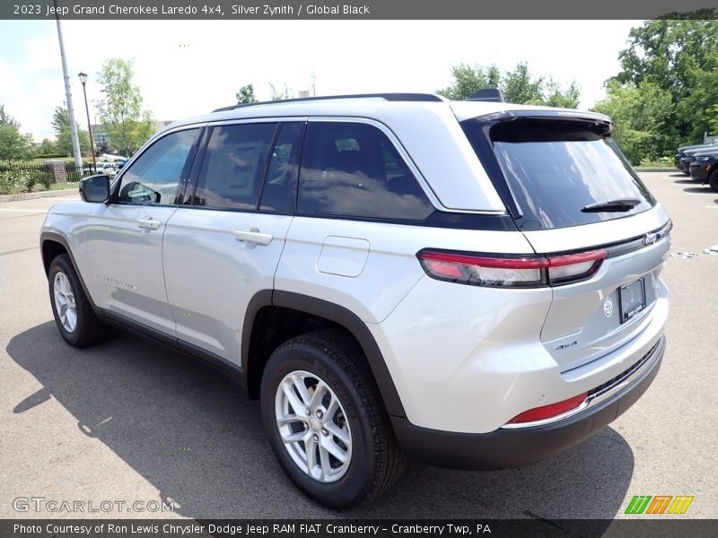Silver Zynith / Global Black 2023 Jeep Grand Cherokee Laredo 4x4