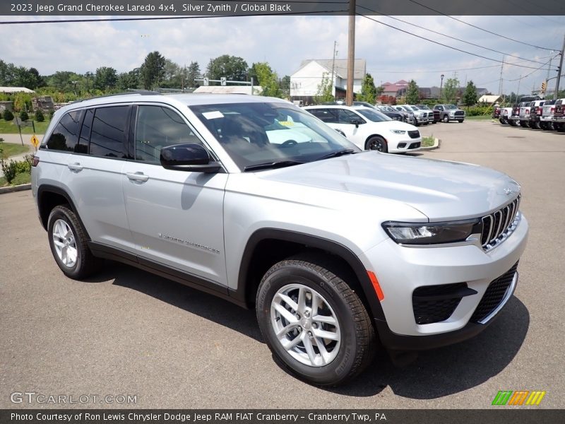Silver Zynith / Global Black 2023 Jeep Grand Cherokee Laredo 4x4