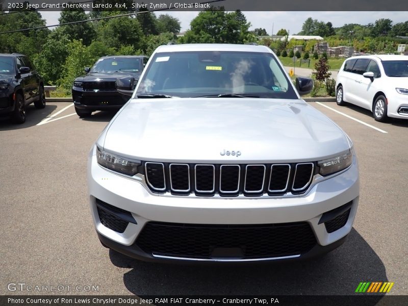 Silver Zynith / Global Black 2023 Jeep Grand Cherokee Laredo 4x4